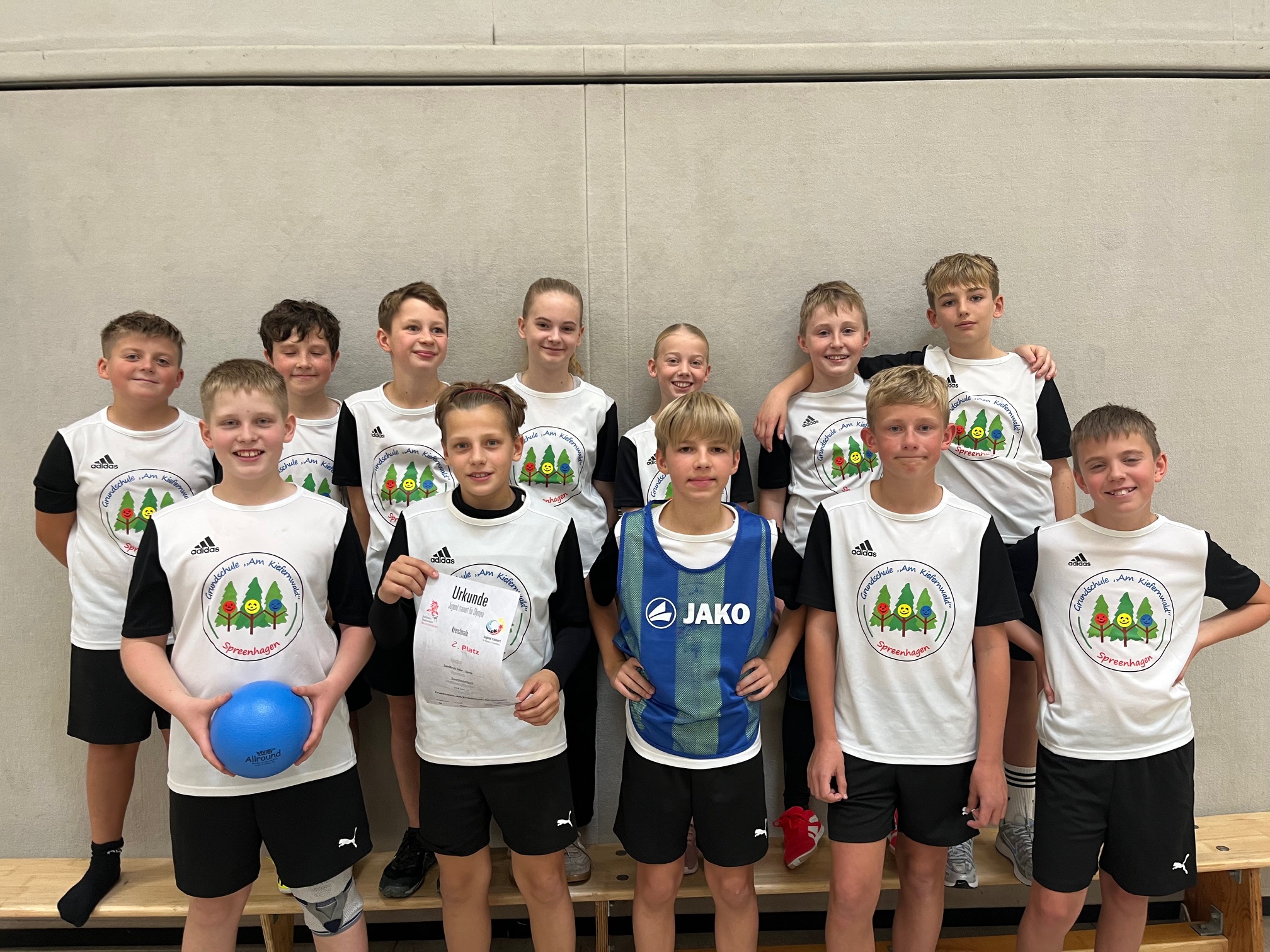 Kreisfinale Zweifelderball – Erfolgreicher zweiter Platz für die Grundschule Am Kiefernwald